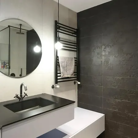 Daire Crafted Stay, Modern Elegant *