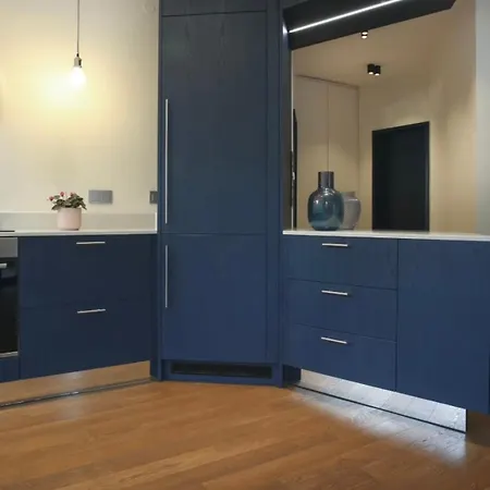 Crafted Stay, Modern Elegant