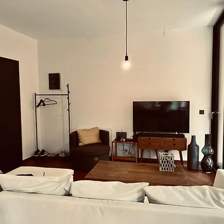 Crafted Stay, Modern Elegant סלוניקי